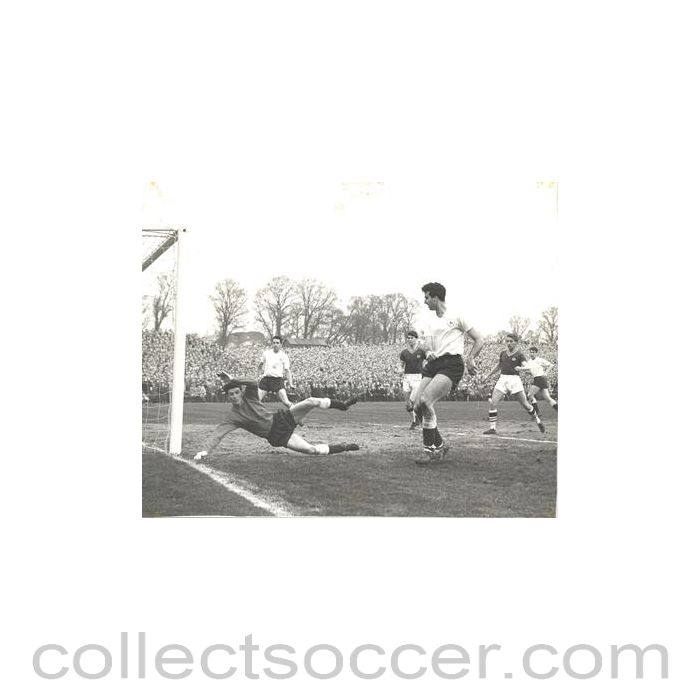 1963 - Tottenham Hotspur action photograph of season 1963-1964