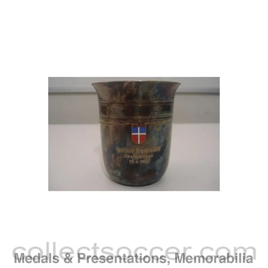 1952 - Saarland v France 20/04/1952 in Saarbrucken Germany cup given to Raymond Kopa at the match