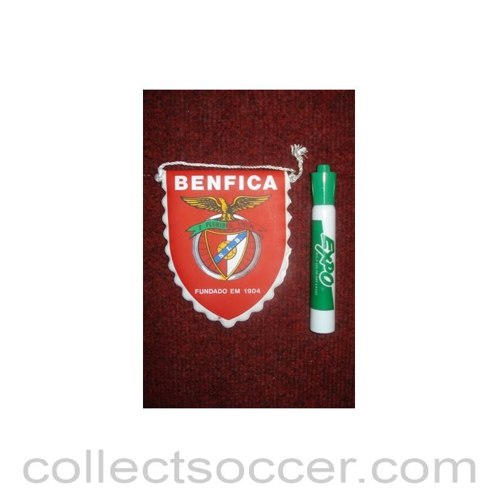 Benfica small Pennant once property of the football referee Neil Midgley