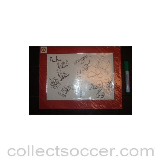 Manchester United 14 signatures