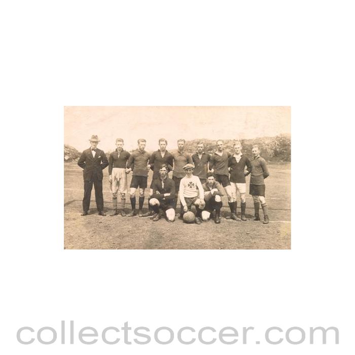 Old black & white postcard of an unknown team or season