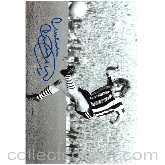 1974 - Newcastle United - Malcolm MacDonald Original Autographed Photo