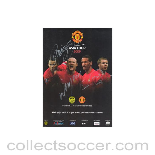 2009 - Manchester United Asia Tour 2009 - Malaysia XI v Manchester United official programme 18/07/2009 signed by Ryan Giggs, Wayne Rooney and Rio Ferdinand