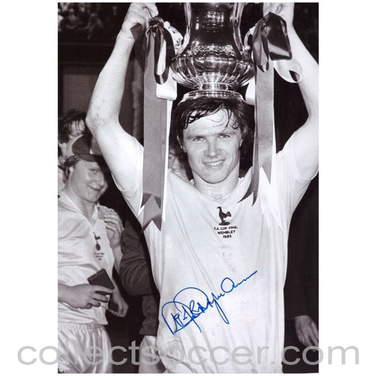 1982 - Steve Perryman Tottenham Hotspur Original Autographed Photo